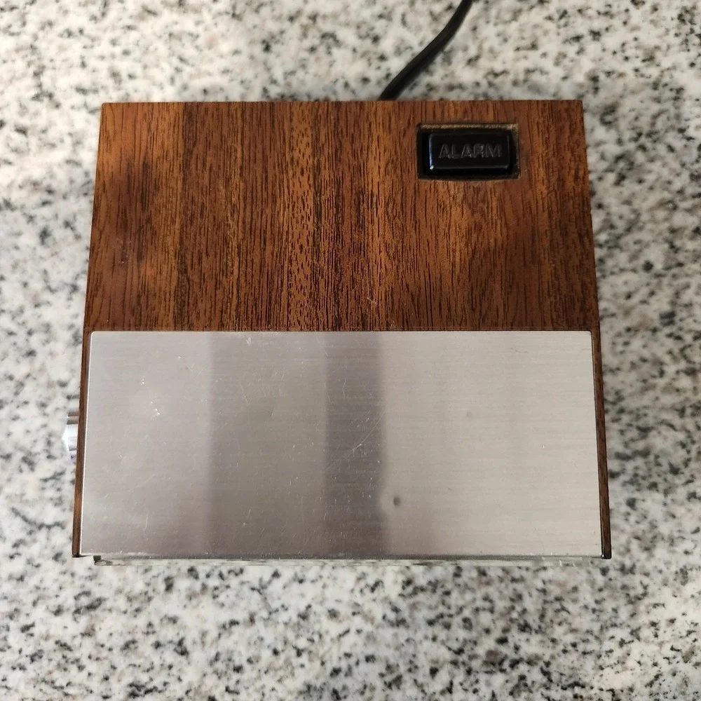 Vintage London Time Ltd Model 020 Flip Clock Woodgrain Silver 1970s Japan Tested